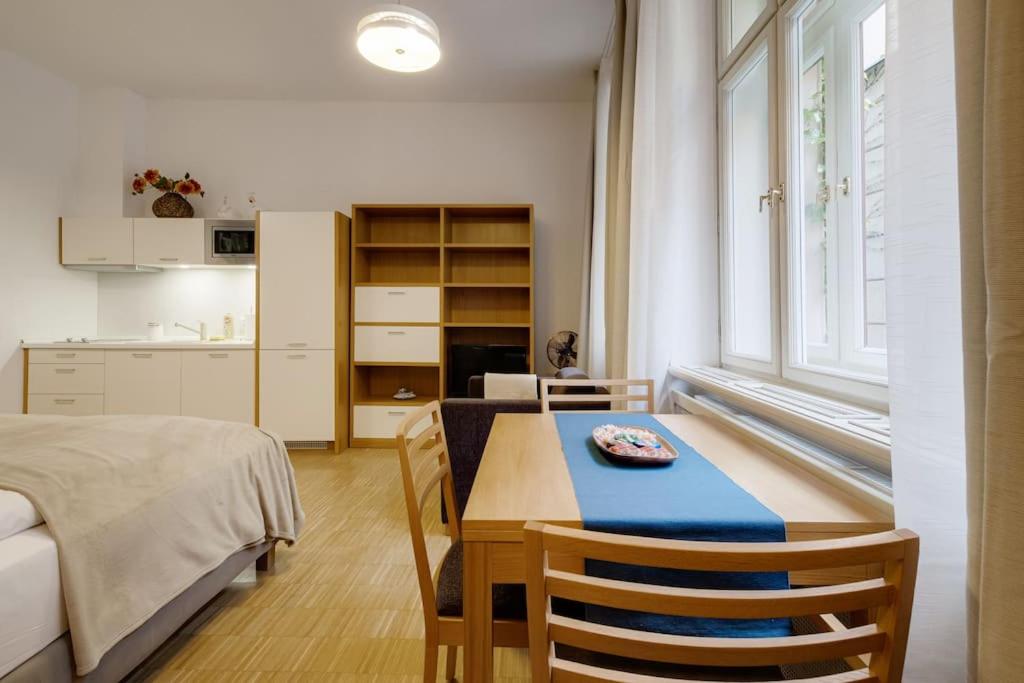 Deluxe suite in prime location