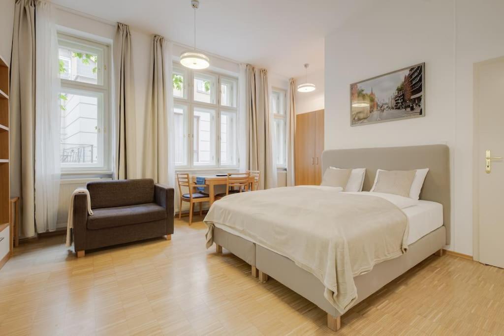 Deluxe suite in prime location