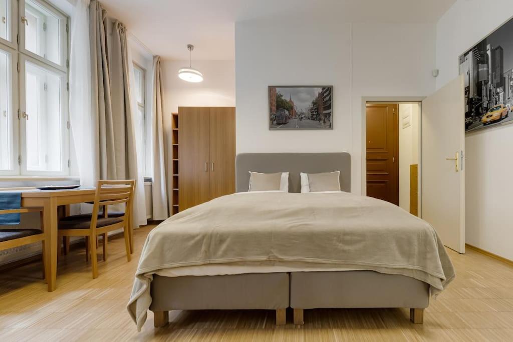 Deluxe suite in prime location