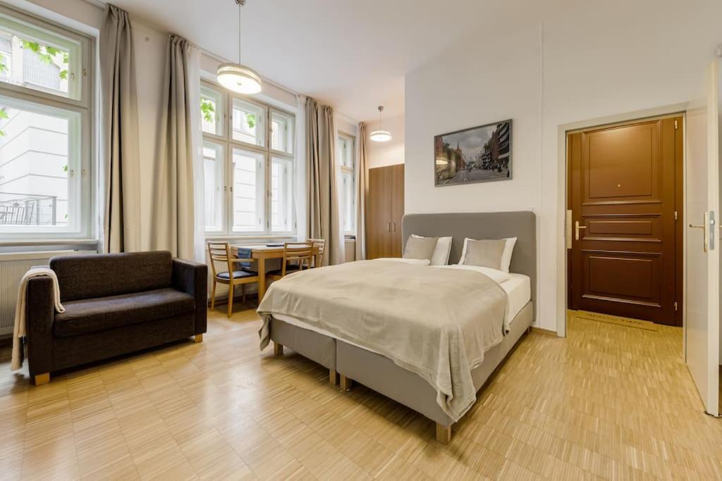 Deluxe suite in prime location