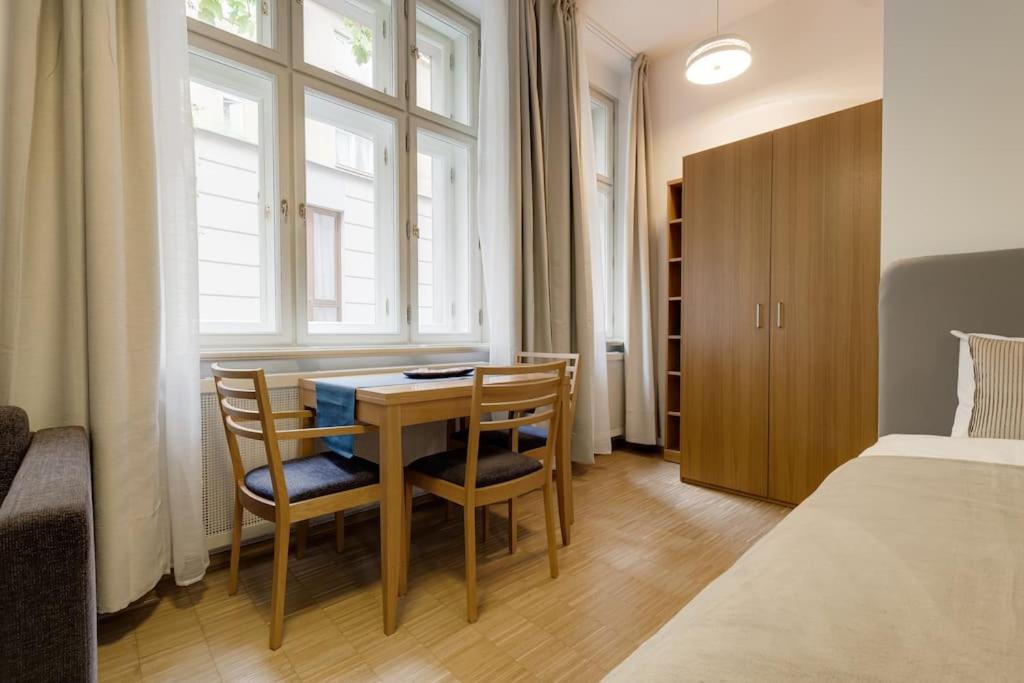 Deluxe suite in prime location