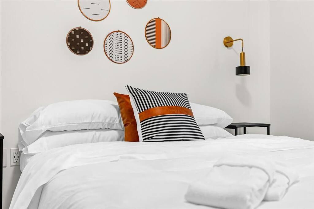 Kitchener Vacations - Modern Two story Town home - Property Image 1