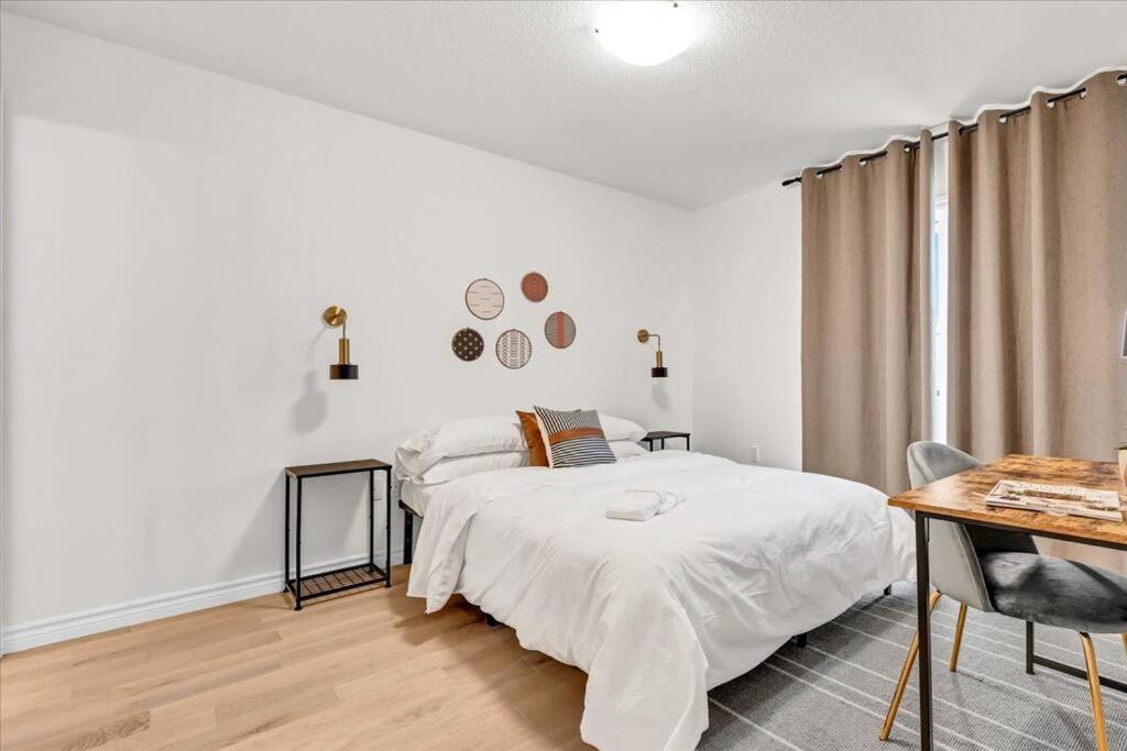 Kitchener Vacations - Modern Two story Town home - Property Image 5