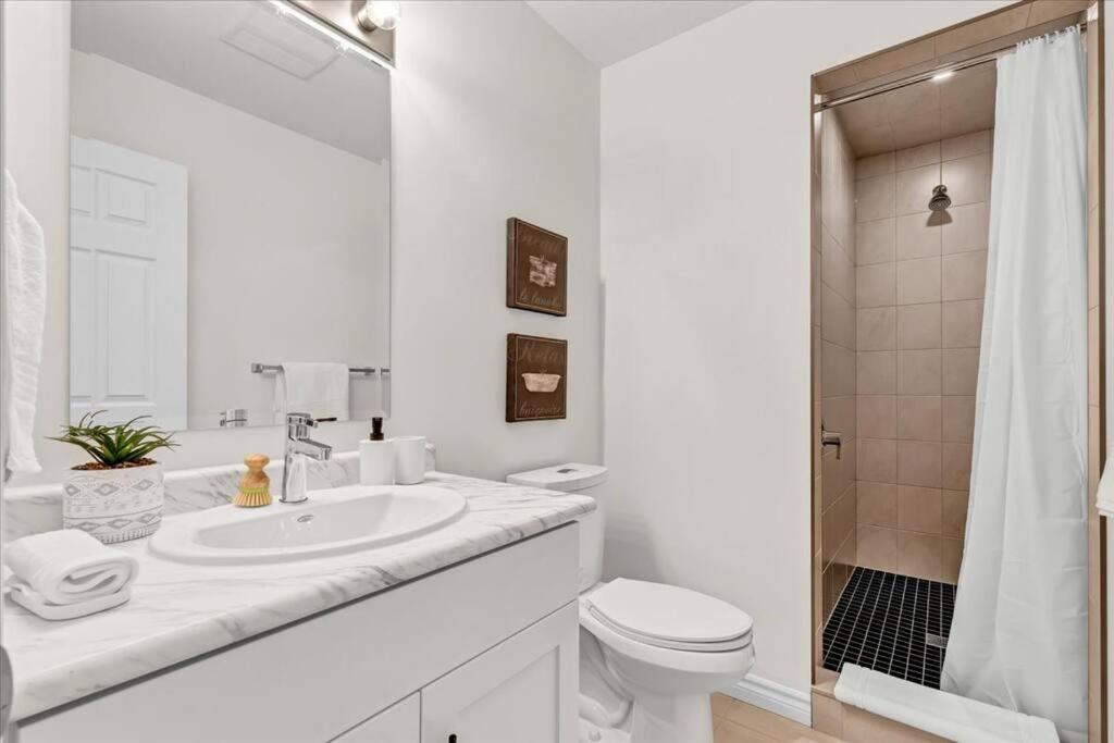 Kitchener Vacations - Modern Two story Town home - Property Image 3