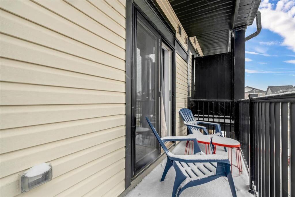 Kitchener Vacations - Modern Two story Town home - Property Image 2