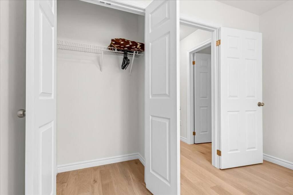 Kitchener Vacations - Modern Two story Town home - Property Image 18