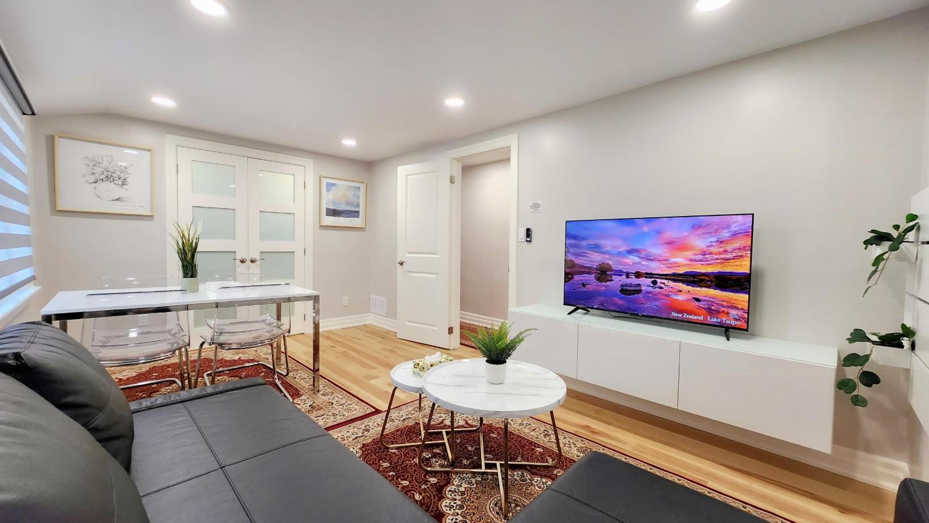 The Serene Haven Modern 2 Queen Bed Full Apartment