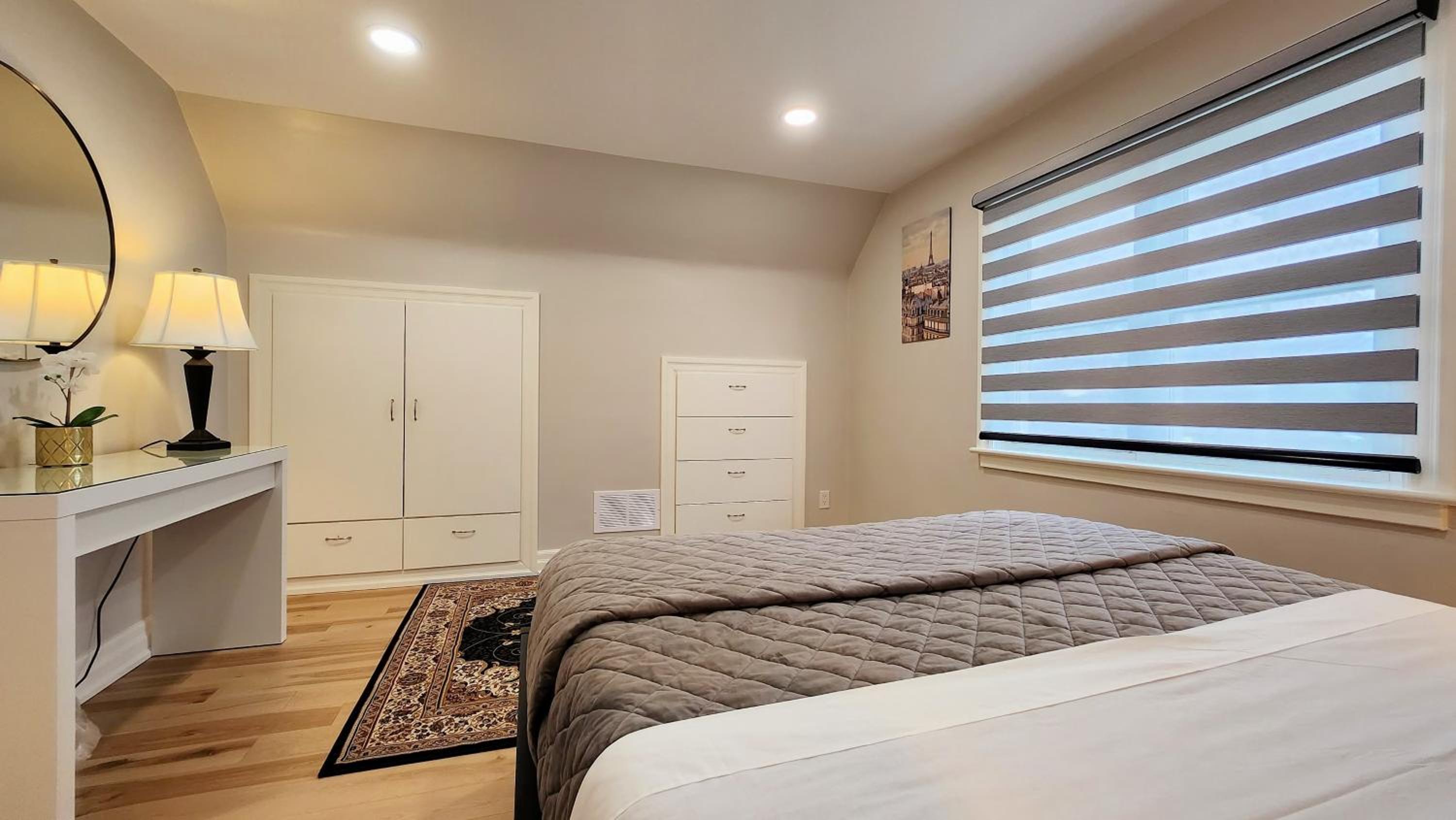 The Serene Haven Modern 2 Queen Bed Full Apartment