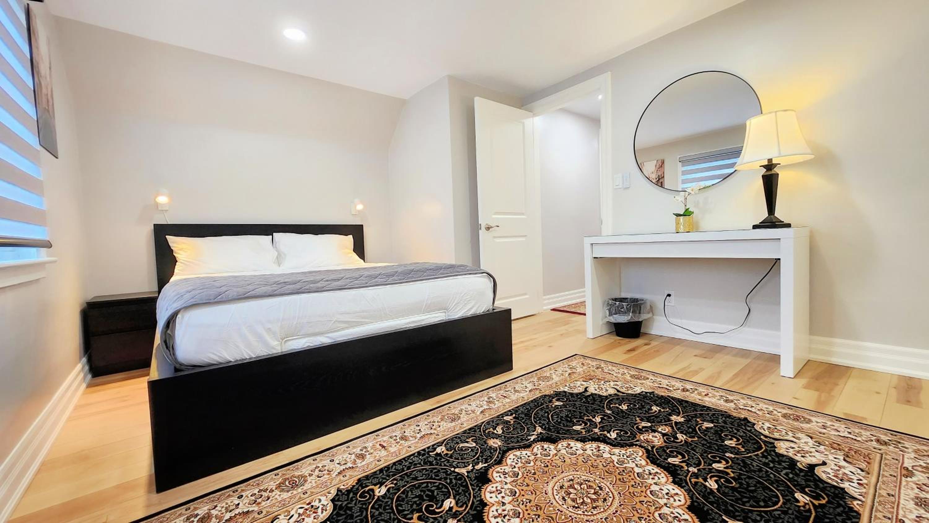 The Serene Haven Modern 2 Queen Bed Full Apartment