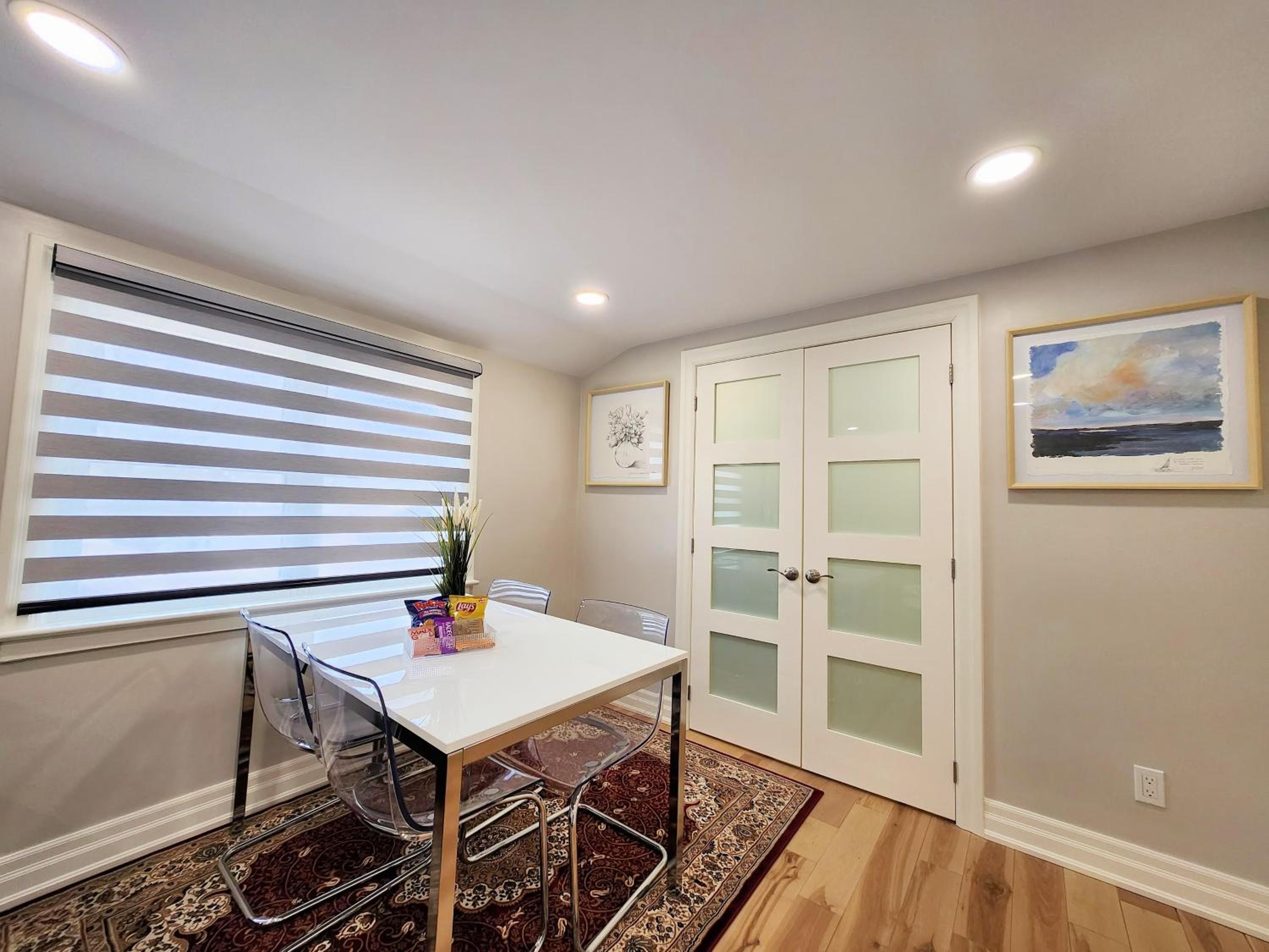 The Serene Haven Modern 2 Queen Bed Full Apartment