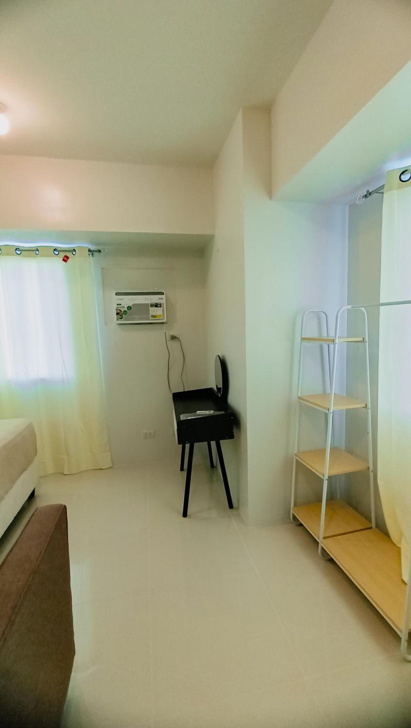 Mabolo Taft East Gate view 5
