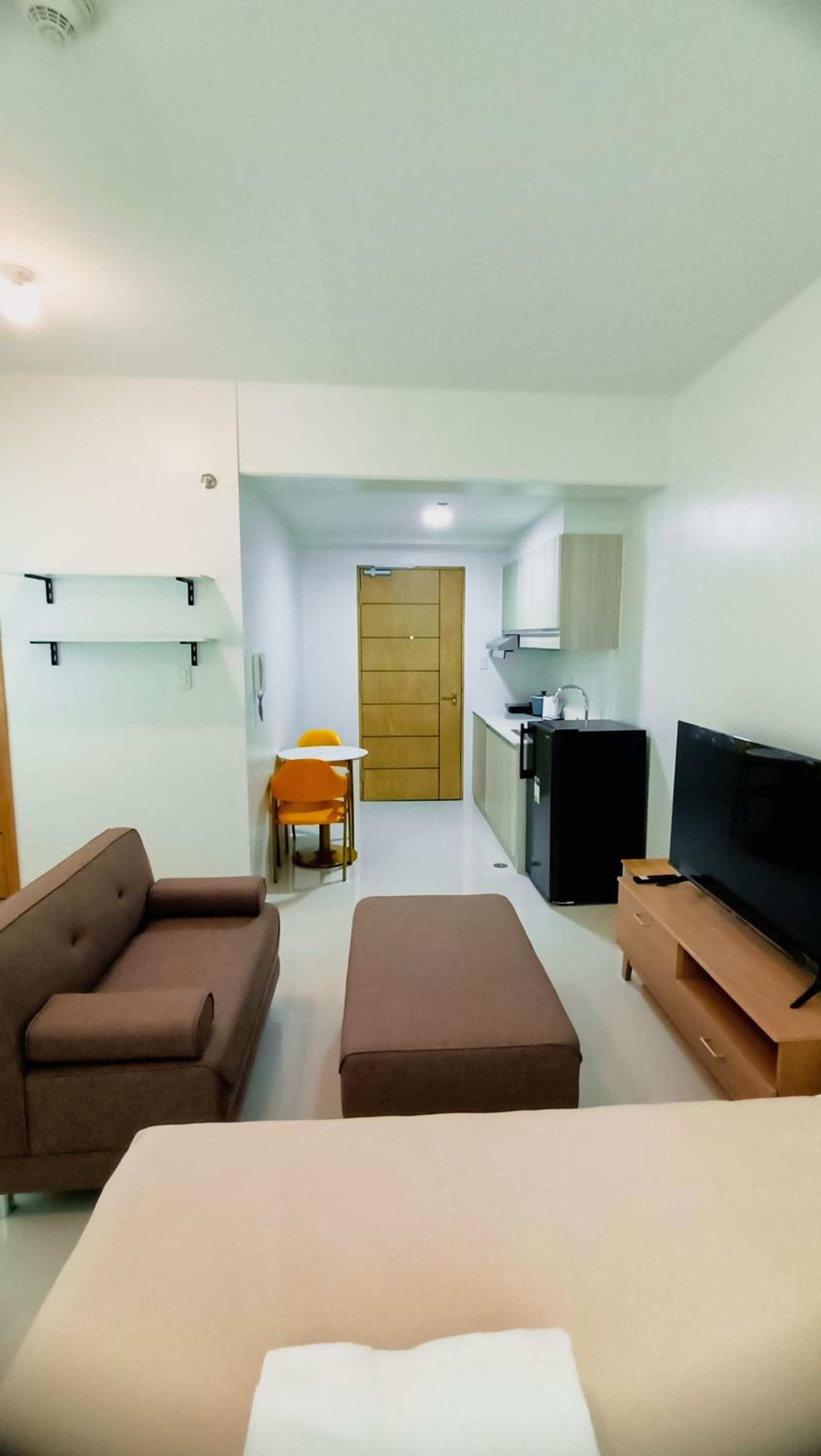 Mabolo Taft East Gate view 4