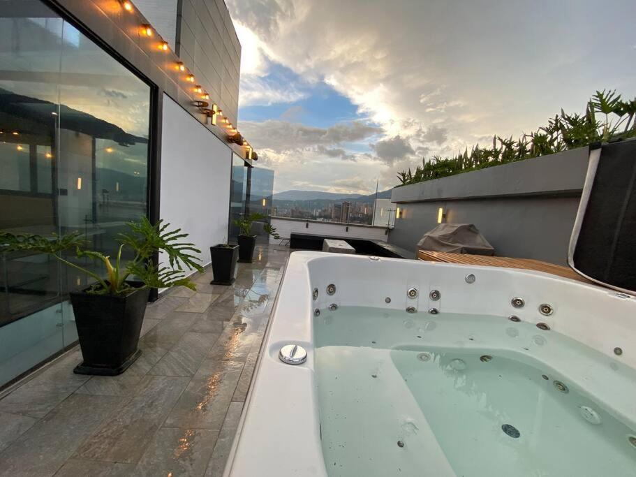 penthouse luxurytravelhome poblado