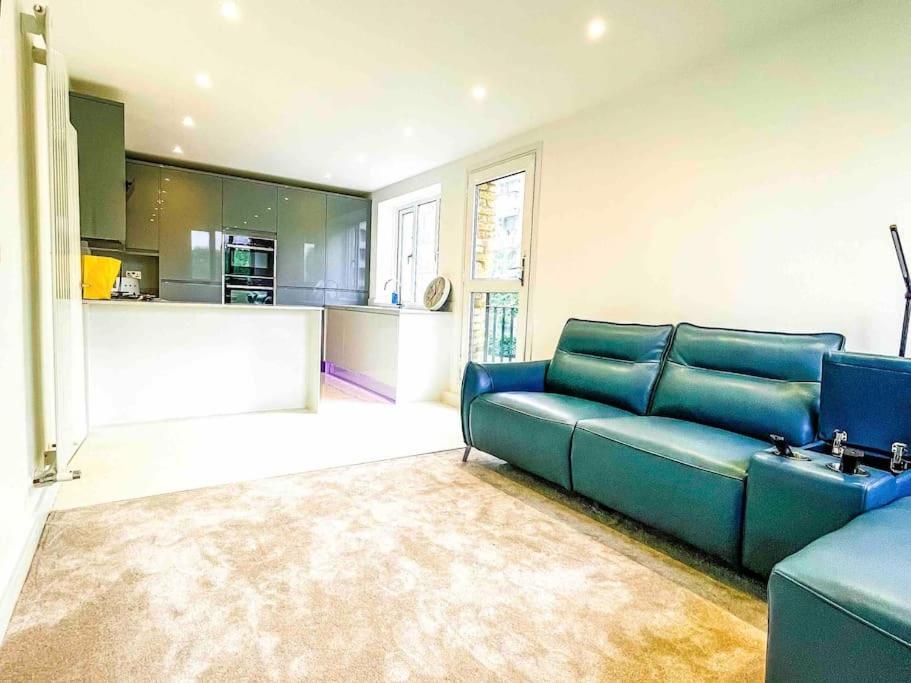 Luxury Apartment London — other