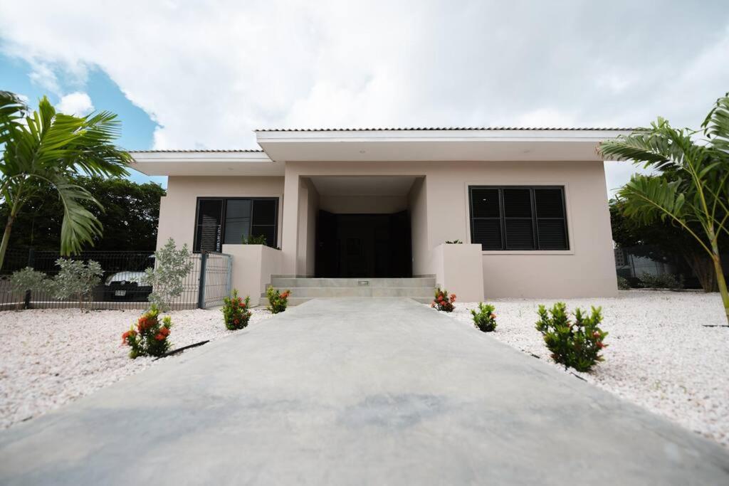 VILLA Arte - just minutes from Mambo & Pietermaai