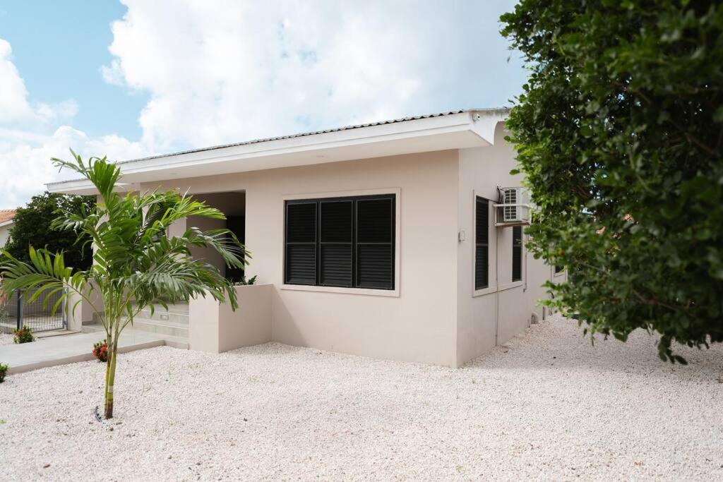VILLA Arte - just minutes from Mambo & Pietermaai