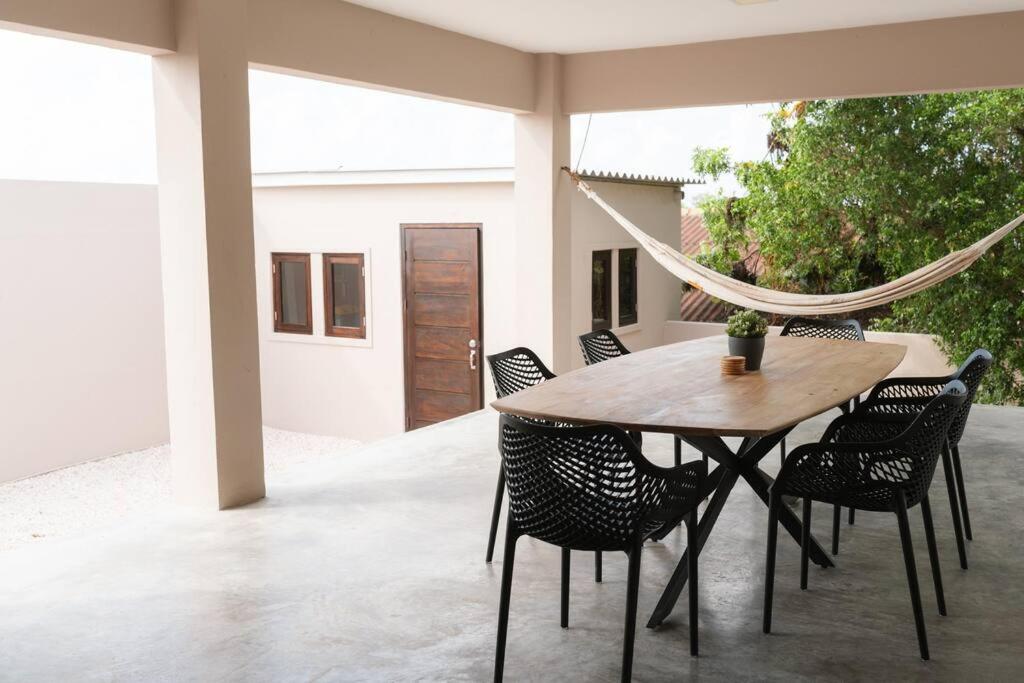 VILLA Arte - just minutes from Mambo & Pietermaai