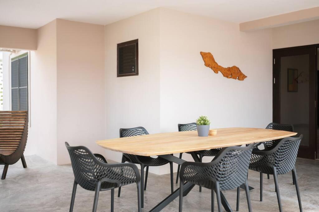 VILLA Arte - just minutes from Mambo & Pietermaai