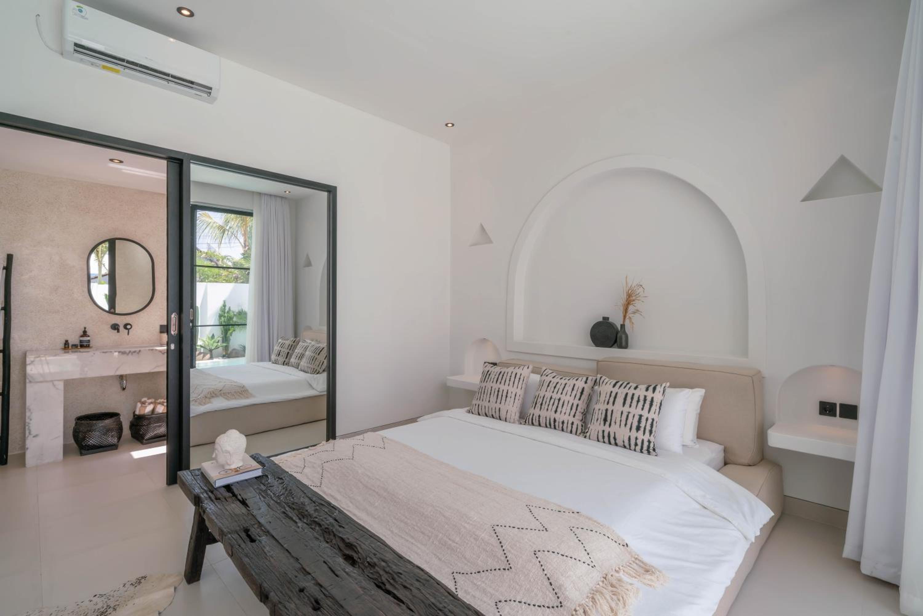 Villa Golden Canggu - Modern Chic 2BR Villa Near Finns Recreation Club view 2
