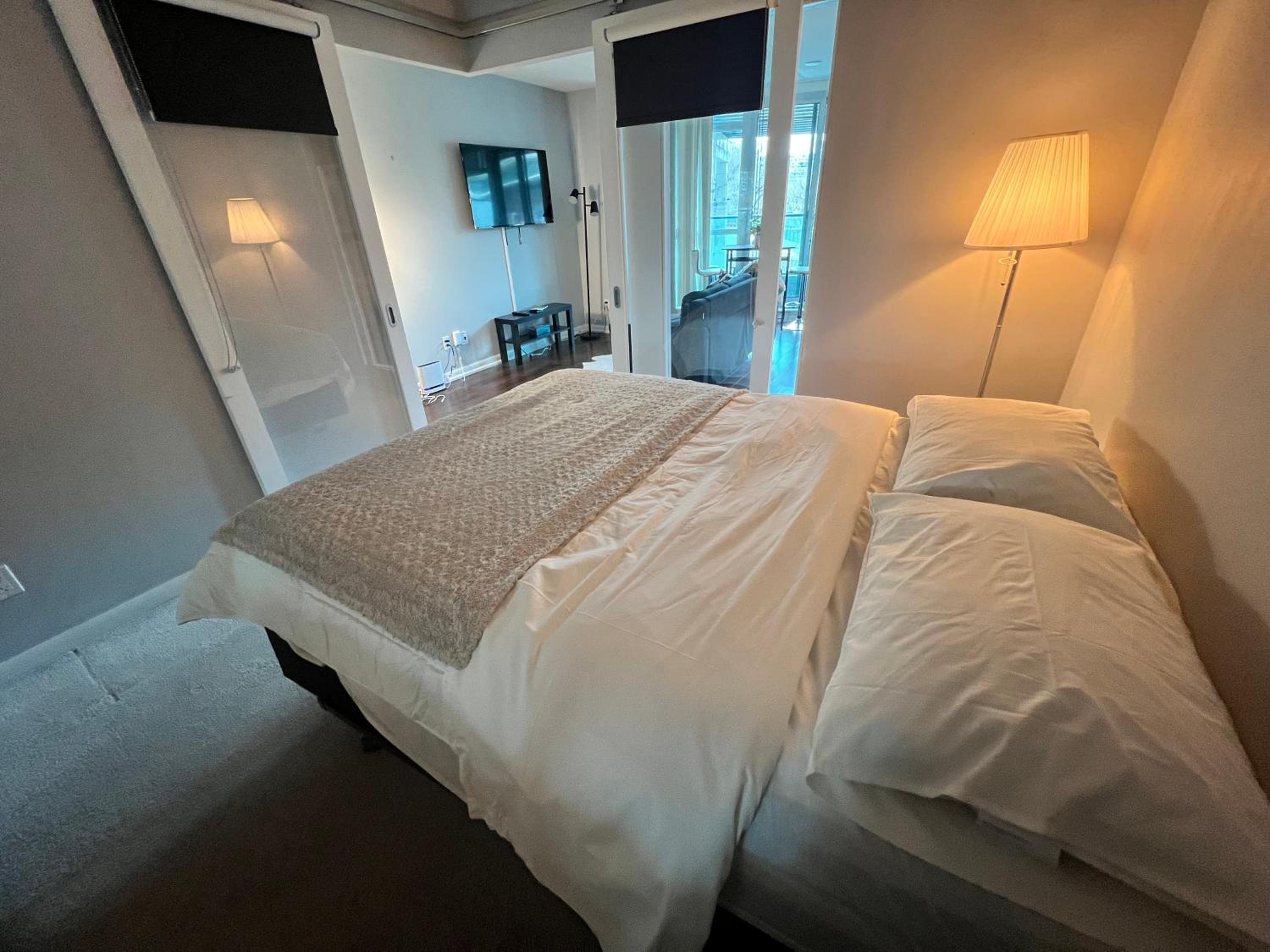 Downtown Toronto Cozy Suite