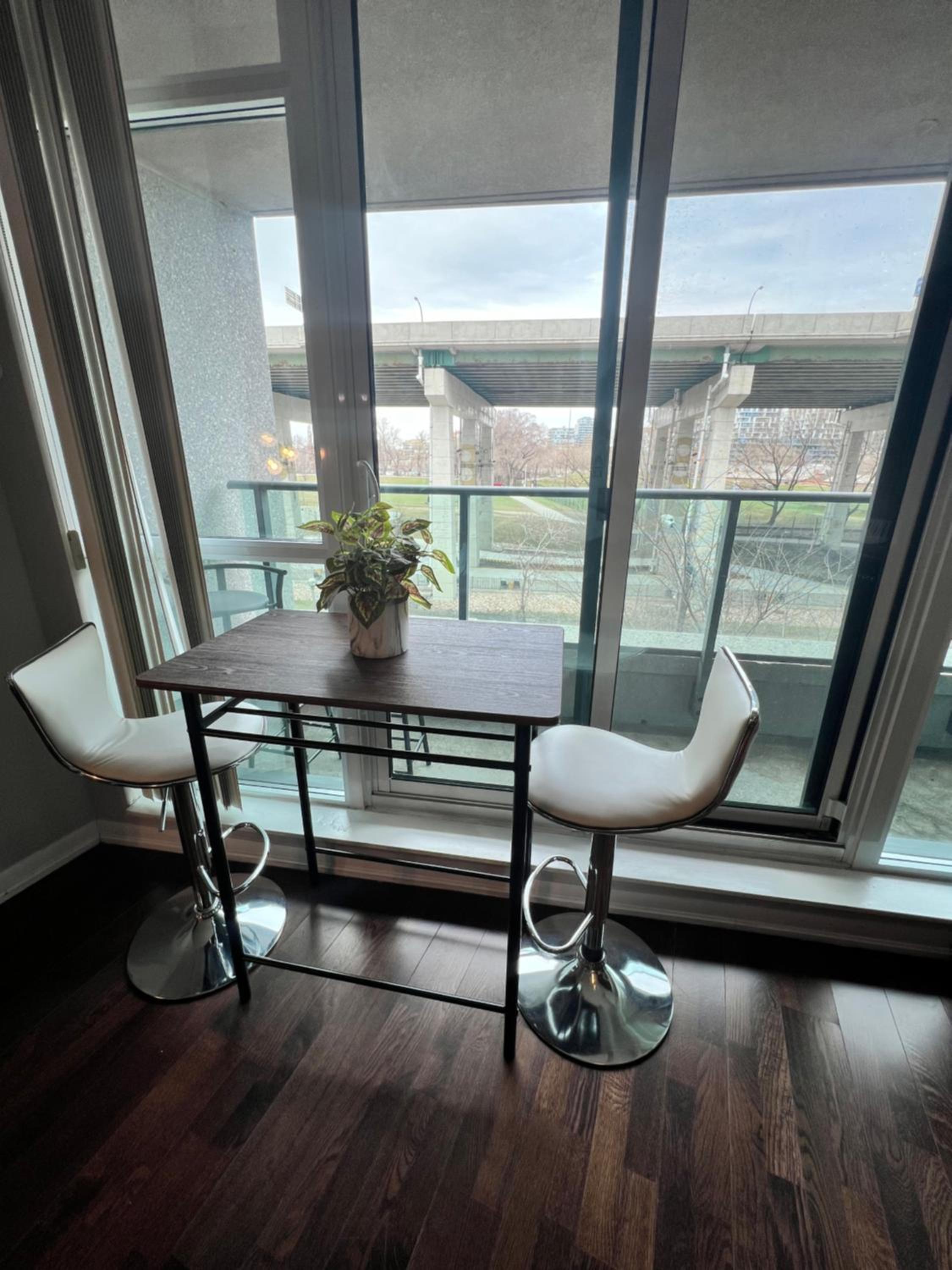 Downtown Toronto Cozy Suite