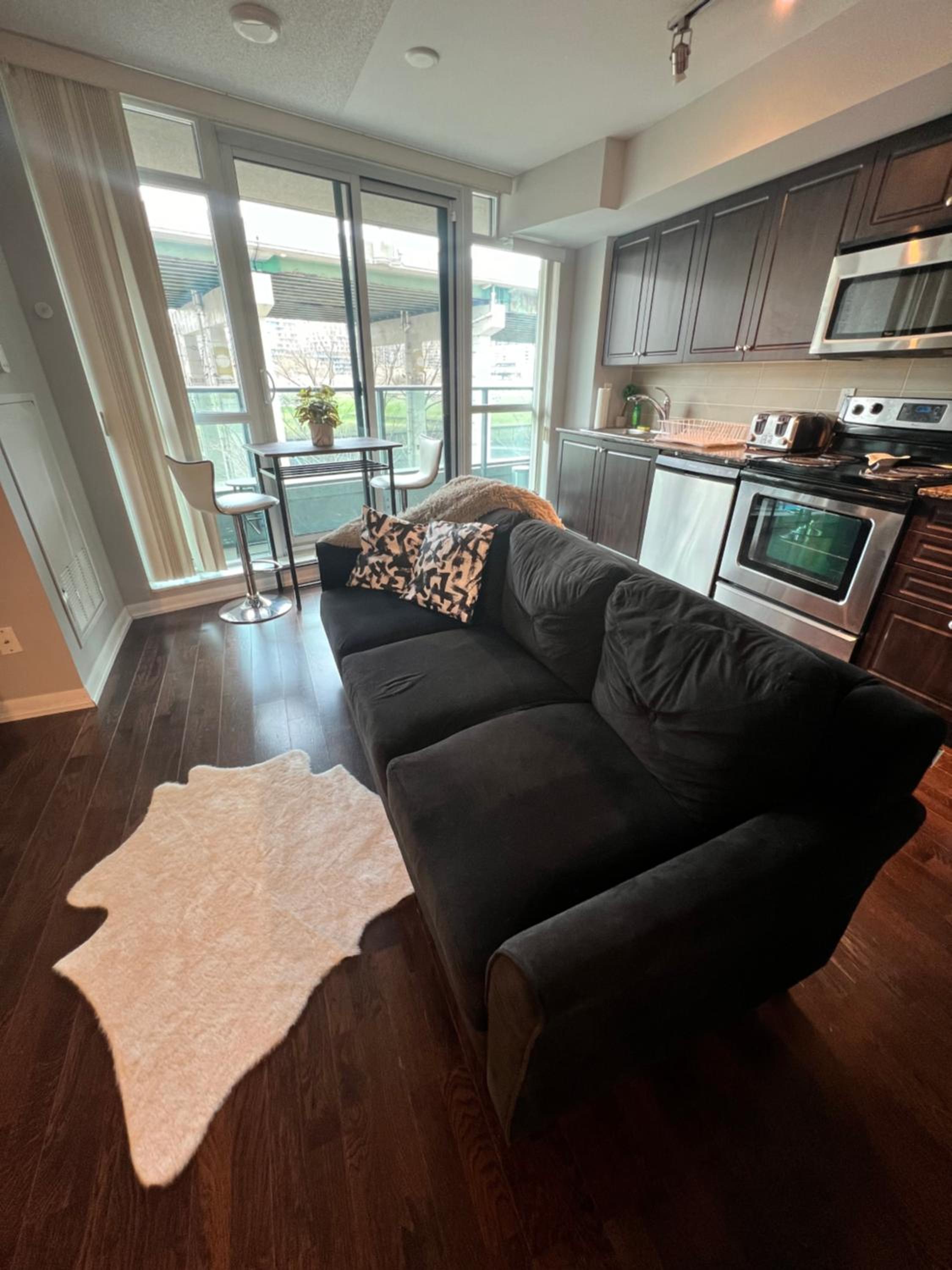 Downtown Toronto Cozy Suite