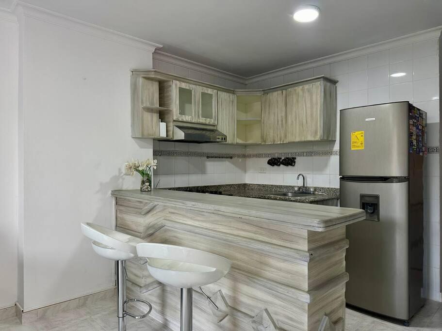 Acogedor apartamento Rodadero Santa Marta con vista al Lago