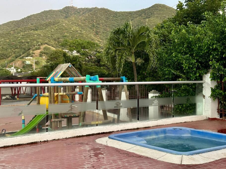 Acogedor apartamento Rodadero Santa Marta con vista al Lago