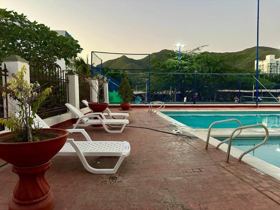 Acogedor apartamento Rodadero Santa Marta con vista al Lago