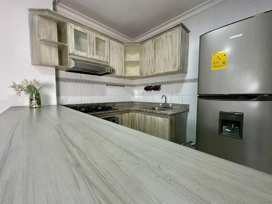 Acogedor apartamento Rodadero Santa Marta con vista al Lago