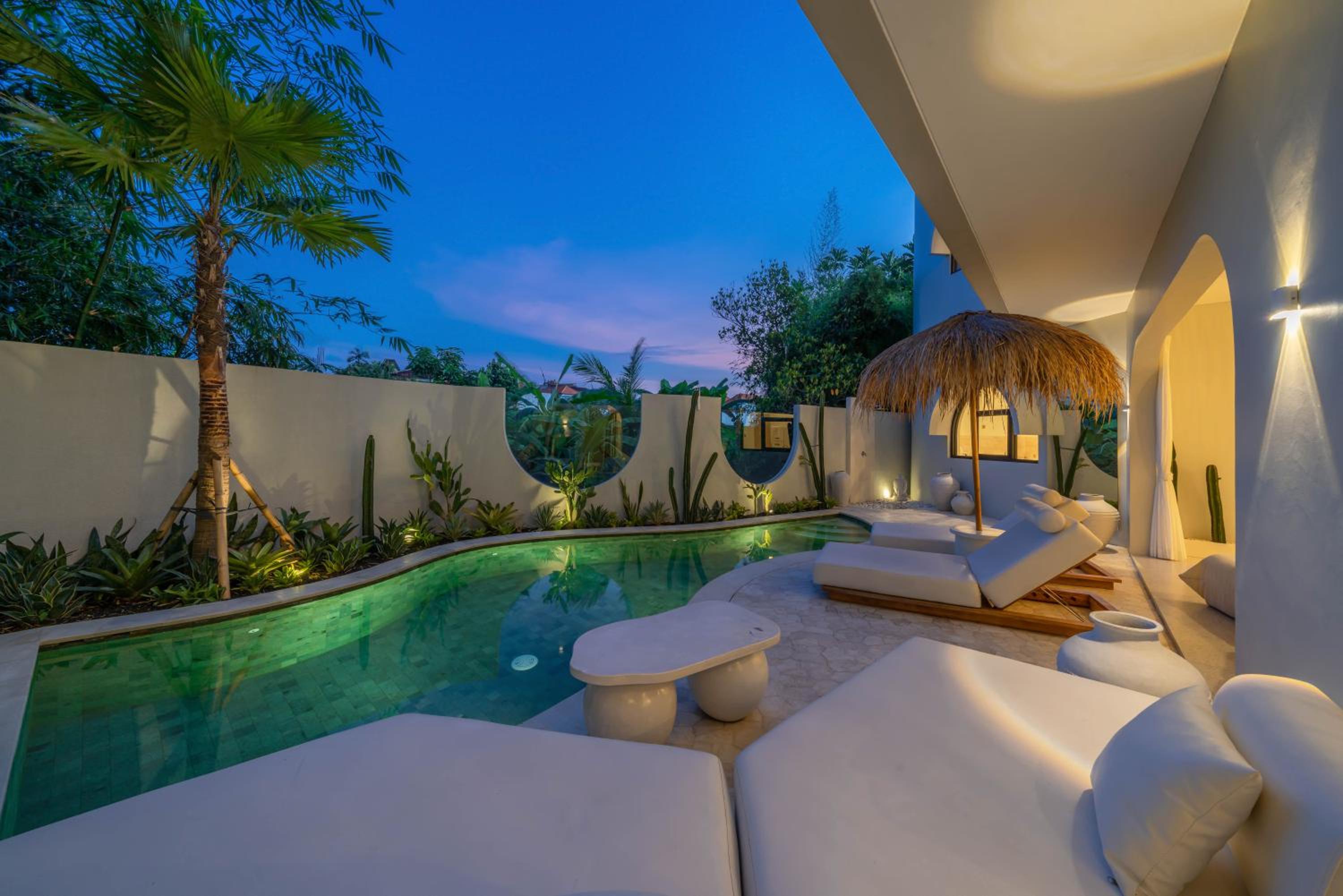 Villa Hawk - Aesthetically Pleasing 4BR Villa In Central Canggu view 4