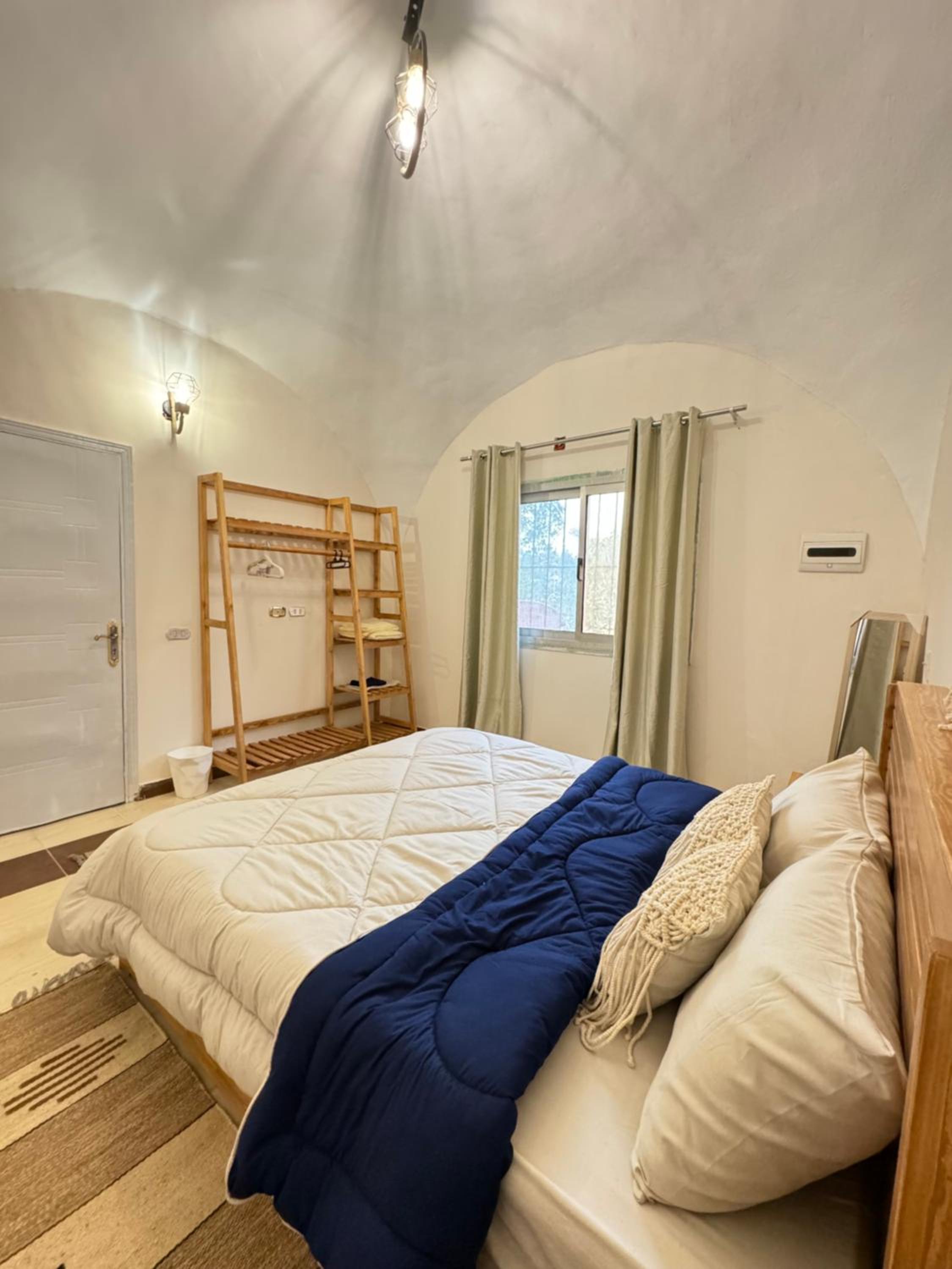 1-BR next Saqqara pyramids Horse-riding