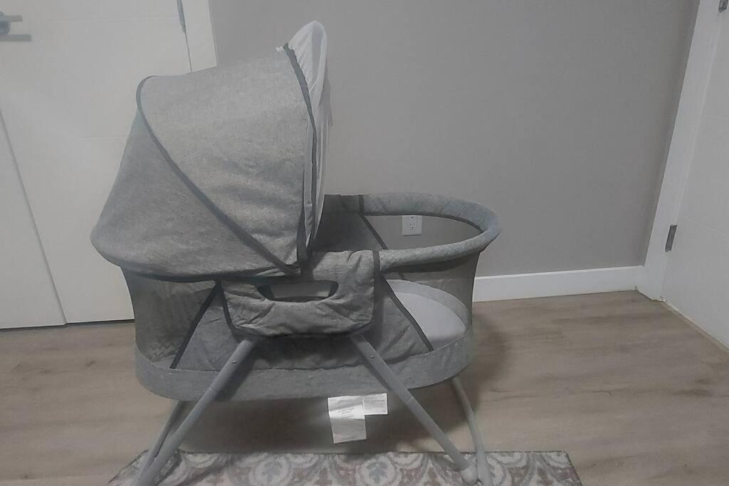 Cozy 2-Bedroom Basement Guest Suite with Private Entrance and Proximity to the Airport