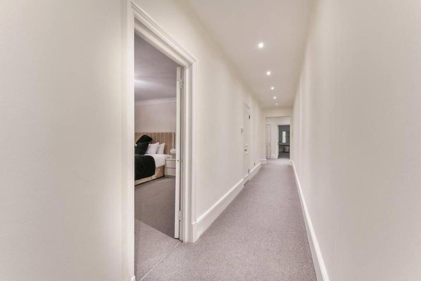 Harley Street Spectacular Suites with High Ceilings, High Luxury