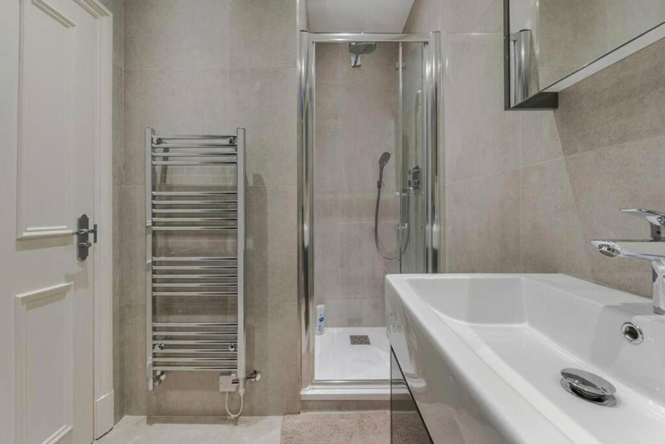Harley Street Spectacular Suites with High Ceilings, High Luxury