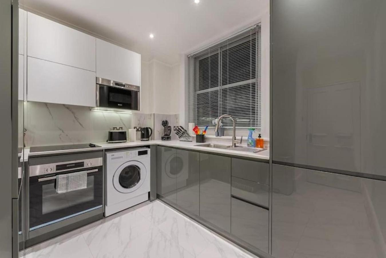 Harley Street Spectacular Suites with High Ceilings, High Luxury