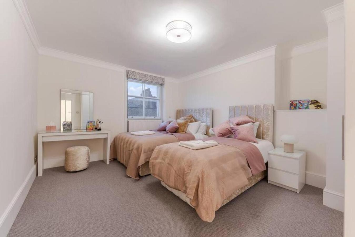 Harley Street Spectacular Suites with High Ceilings, High Luxury