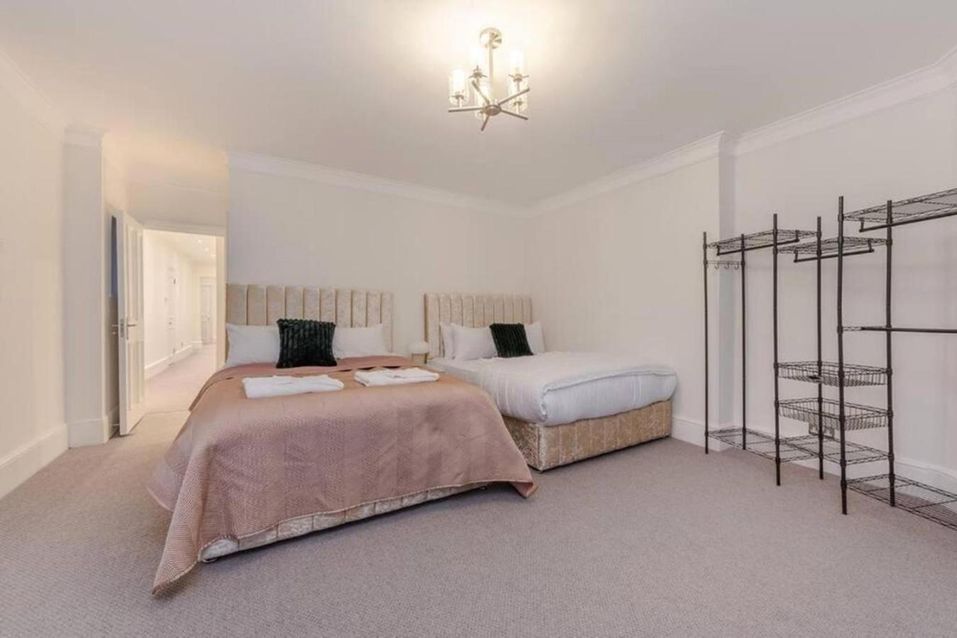Harley Street Spectacular Suites with High Ceilings, High Luxury