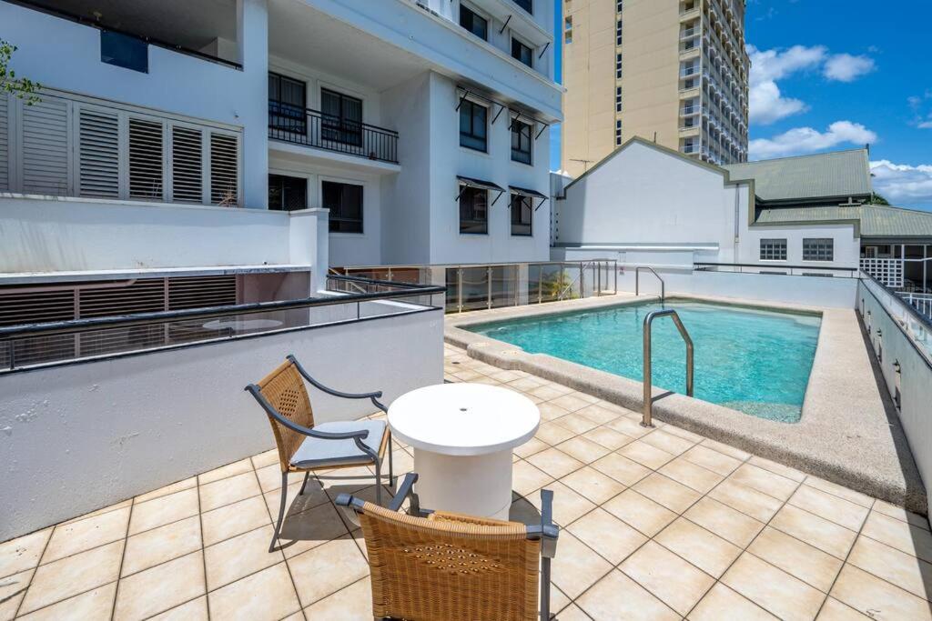 An Adorable Apartment on Abbott - Stunning Views