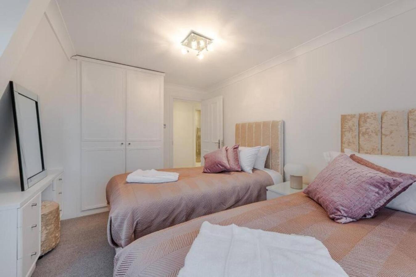 Harley Street Spectacular Suites with High Ceilings, High Luxury