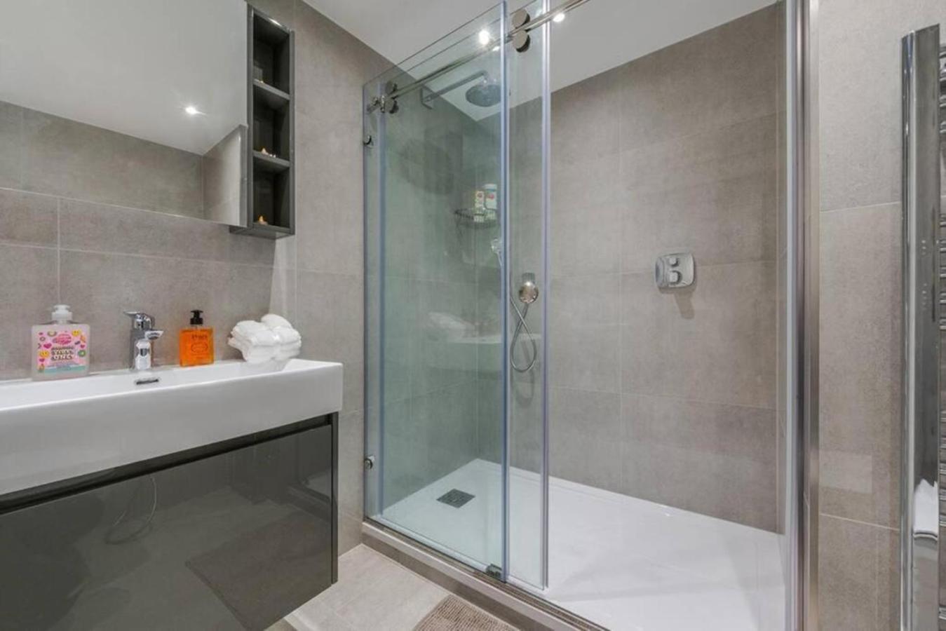 Harley Street Spectacular Suites with High Ceilings, High Luxury