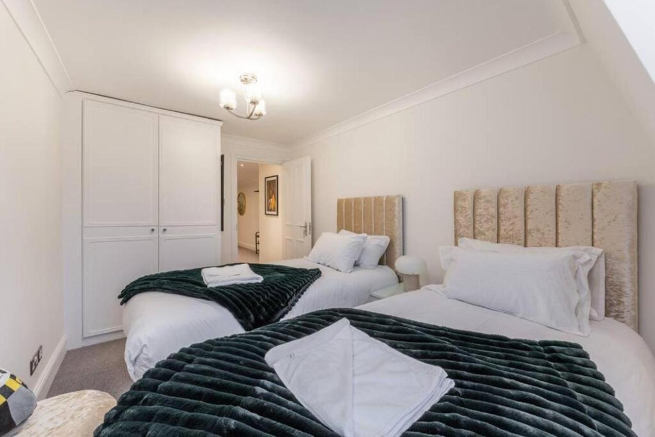 Harley Street Spectacular Suites with High Ceilings, High Luxury
