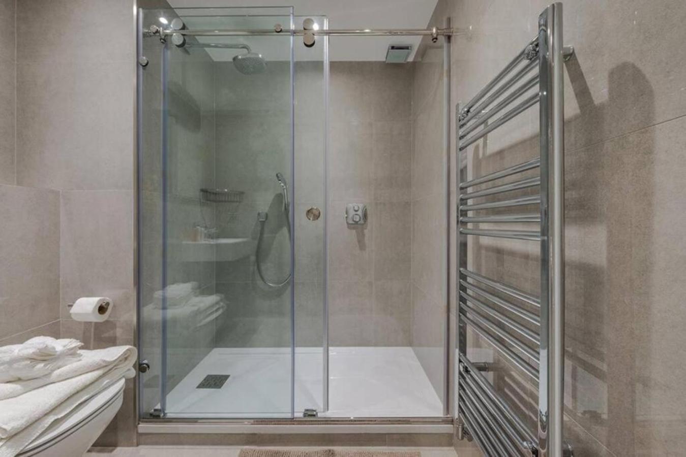 Harley Street Spectacular Suites with High Ceilings, High Luxury