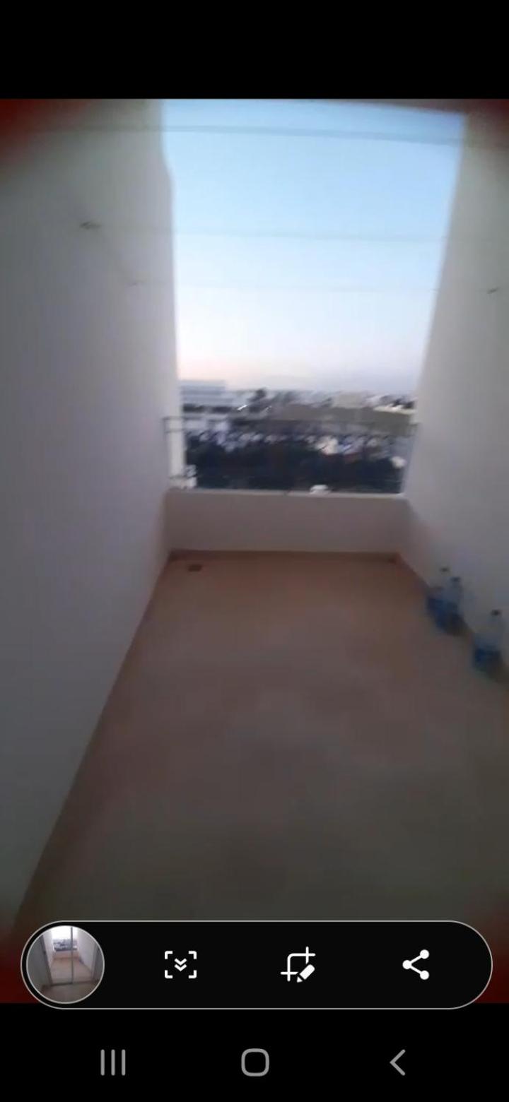 simple et standing view 5