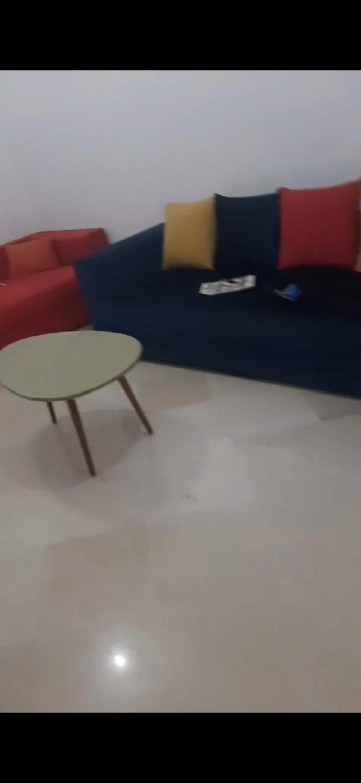 simple et standing view 3