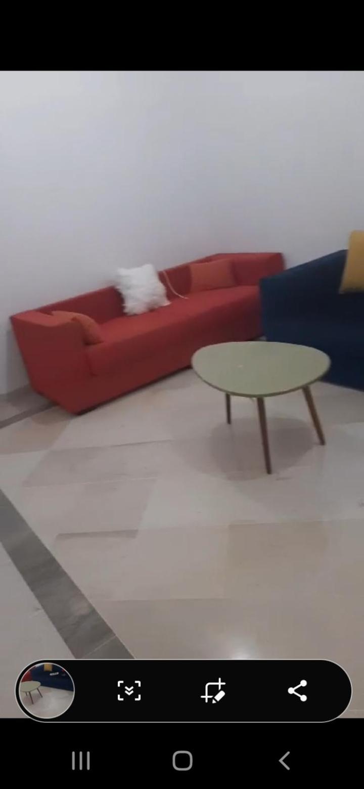 simple et standing view 4