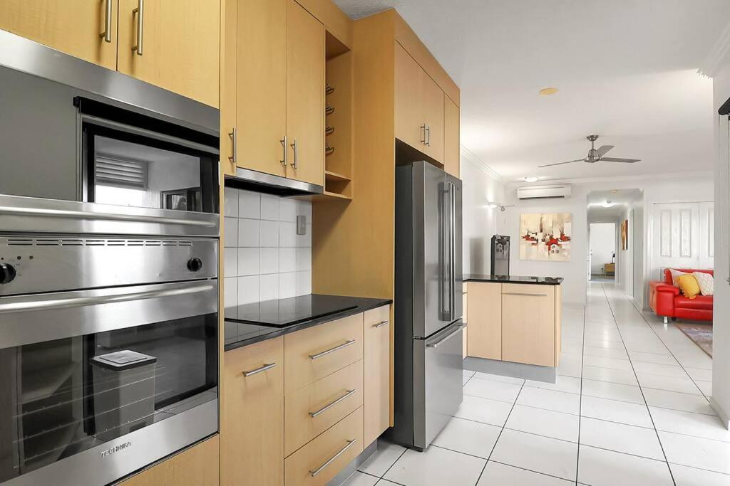 An abode on Abbott - In the heart of the city