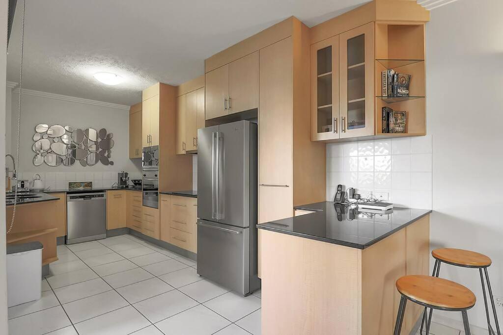 An abode on Abbott - In the heart of the city