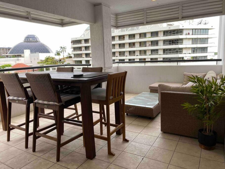 An abode on Abbott - In the heart of the city