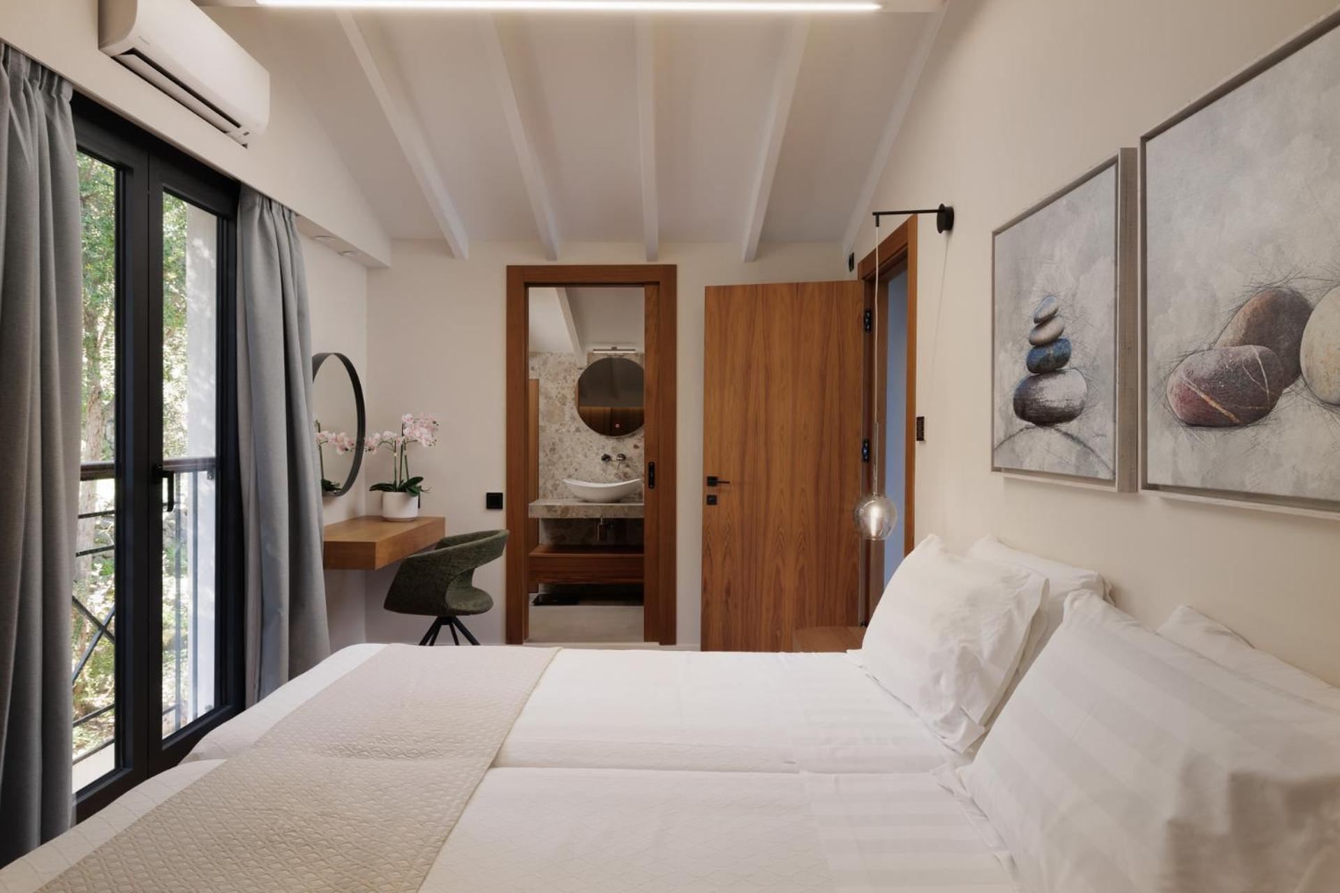 Nisos Villa Emerald